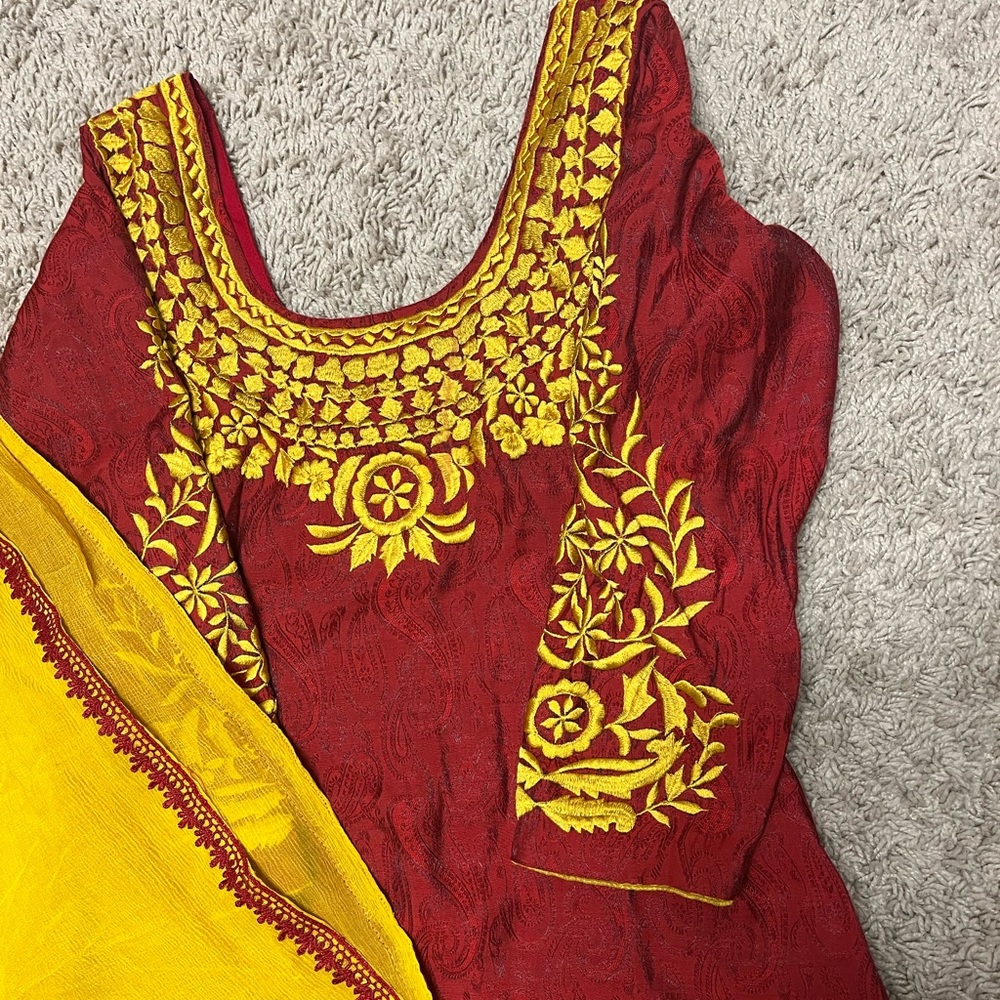 Indian Pakistani pajami suit with dupatta